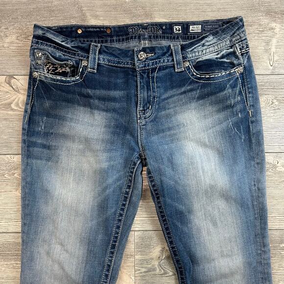 Miss Me Mid-Rise Easy Cropped Jeans Size 33 Y2K Style - Picture 6 of 7